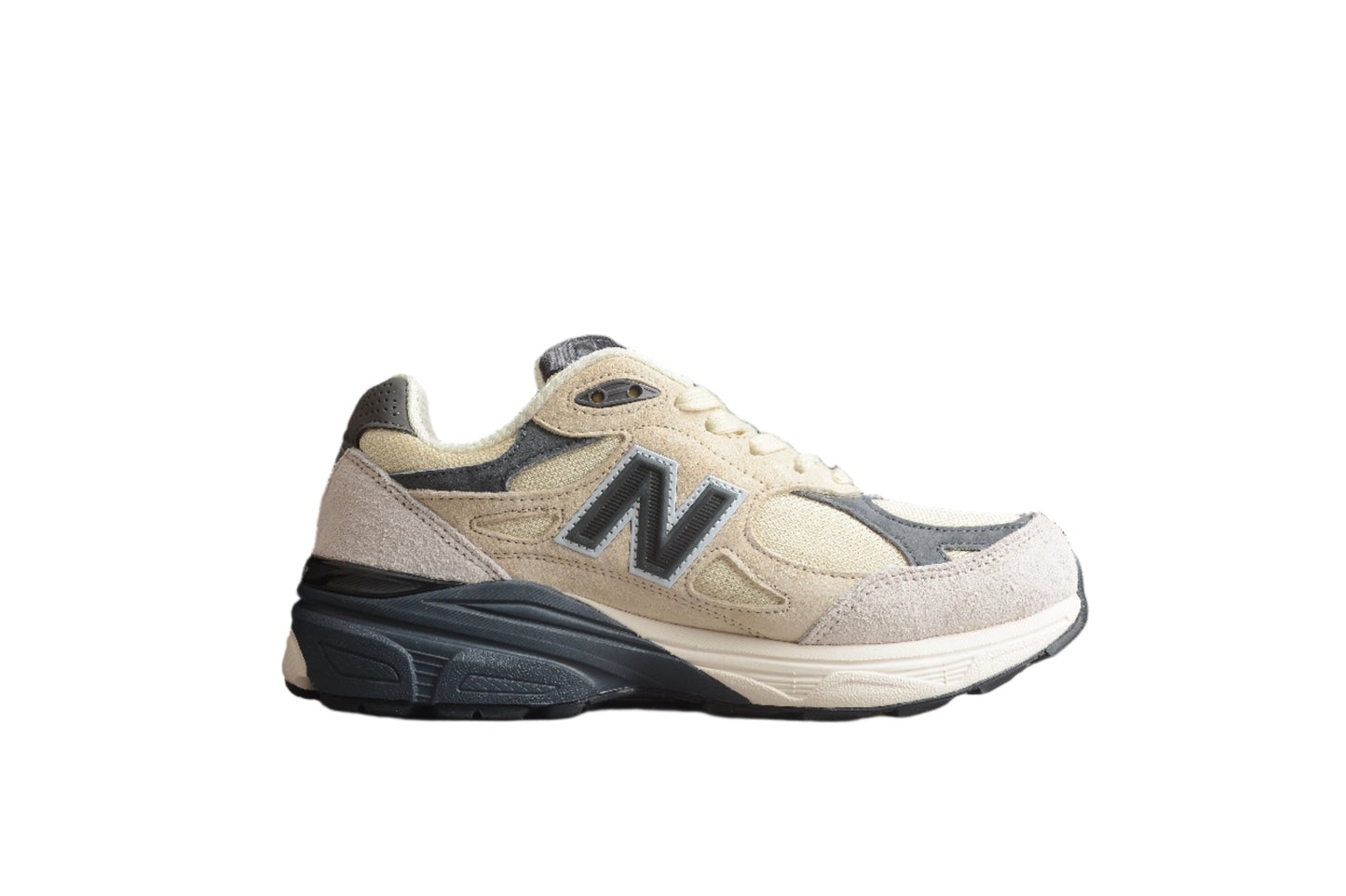 New Balance V3 990