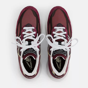 New Balance 990v6
